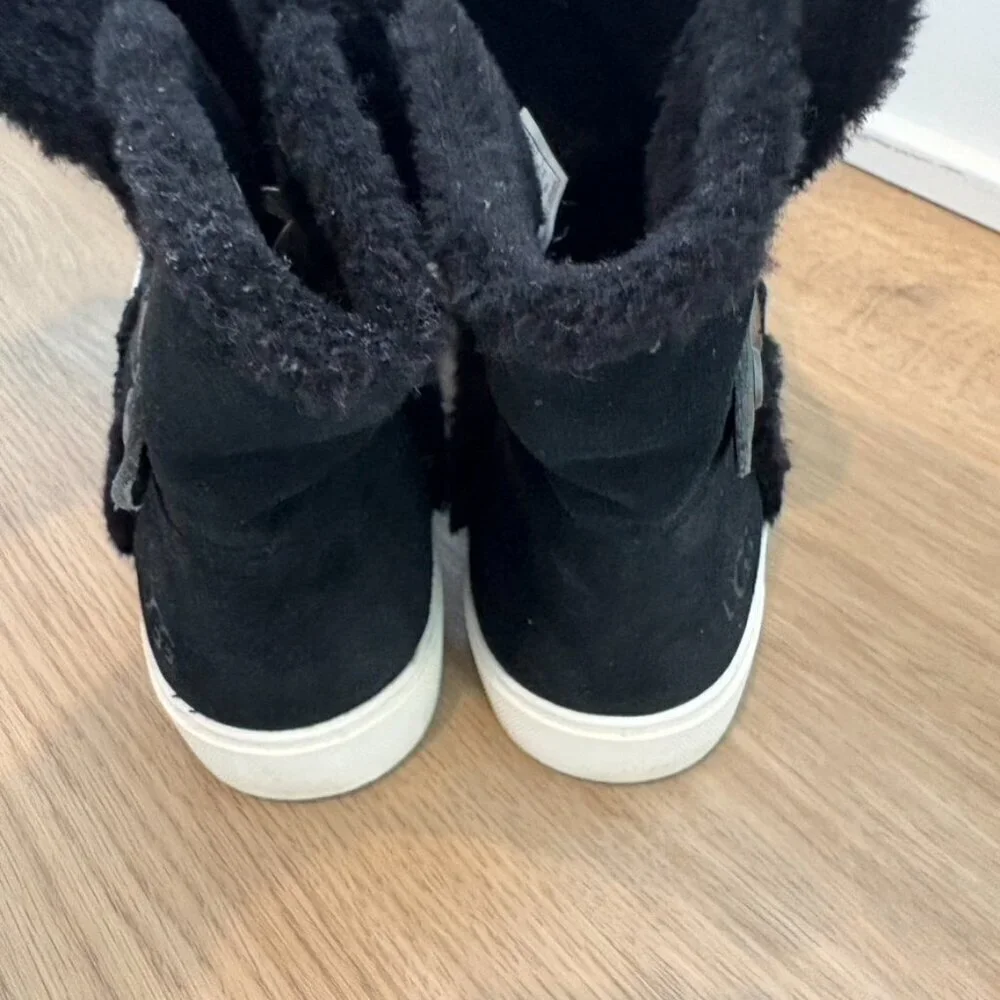** Ugg Womens Priya Plush Sneaker 1109632 Black Wool Round Toe Winter Boots 8